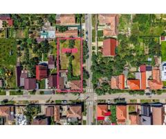 Casă cu teren 1018 mp și 2 fronturi stradale - Bujac