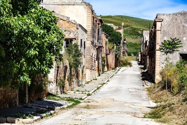 Programul 'Case la 1 euro' se extinde în Sicilia